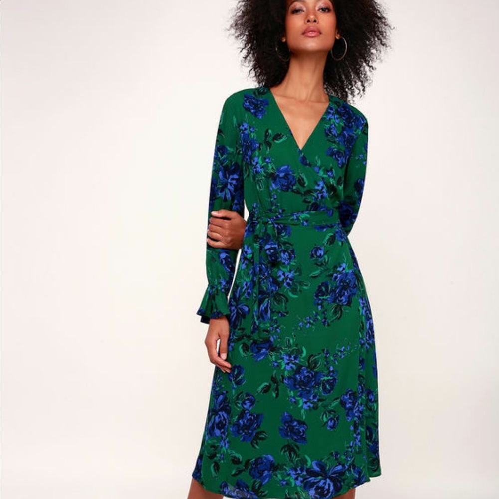 Beautiful wrap dress!